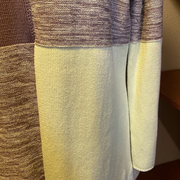 Pistachio & Brown Colorblock Sweater - Picture 5 of 8
